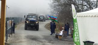По Лачинской дороге беспрепятственно проехала автоколонна миротворцев (ФОТО)