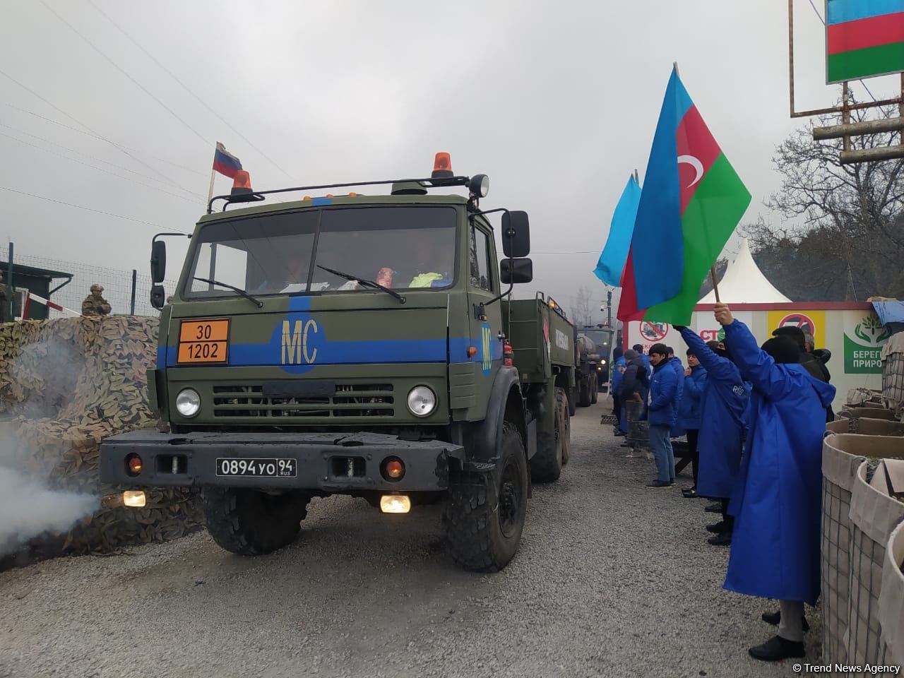 По Лачинской дороге беспрепятственно проехала автоколонна миротворцев (ФОТО)