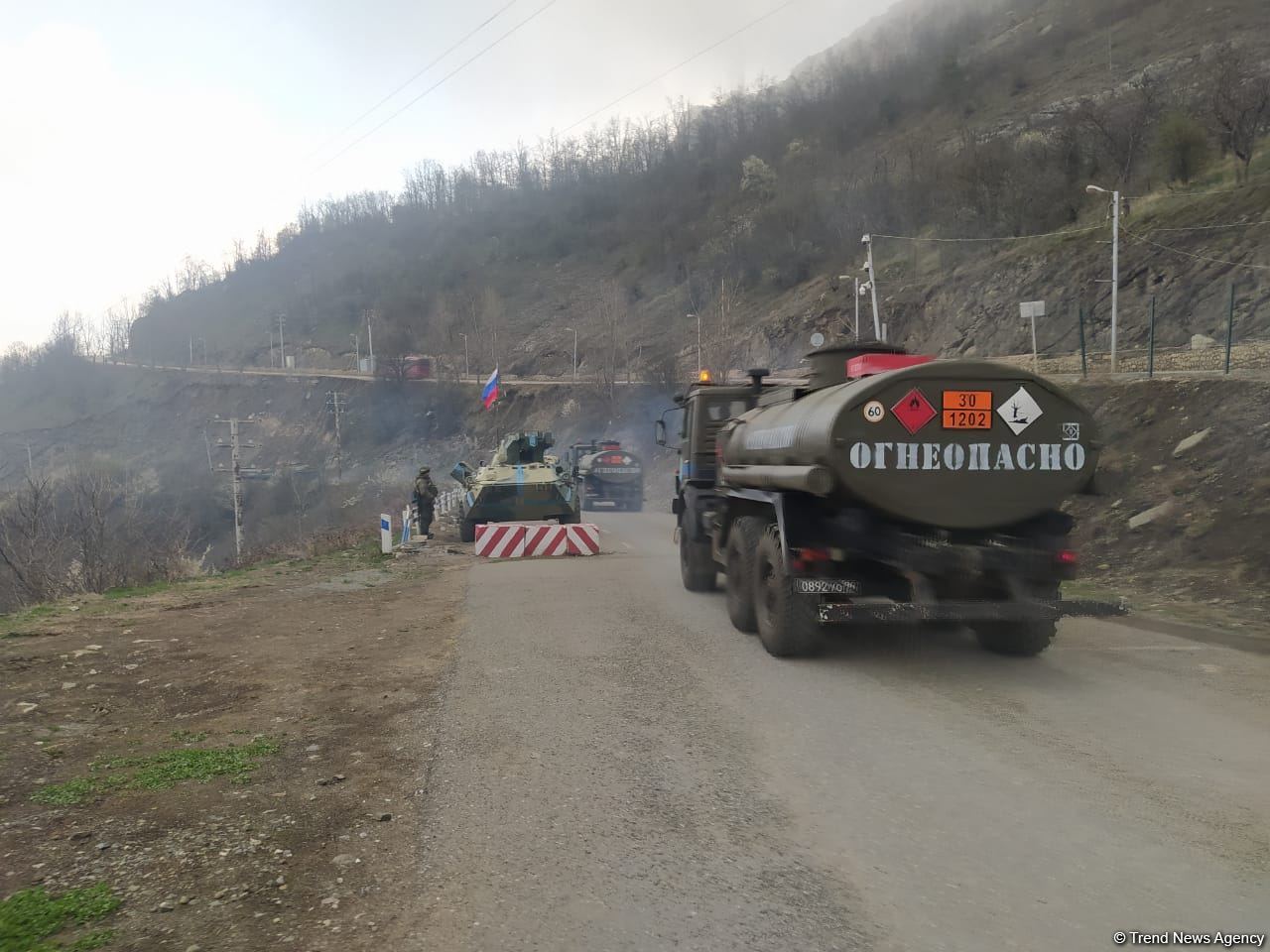 По Лачинской дороге беспрепятственно проехала автоколонна миротворцев (ФОТО)