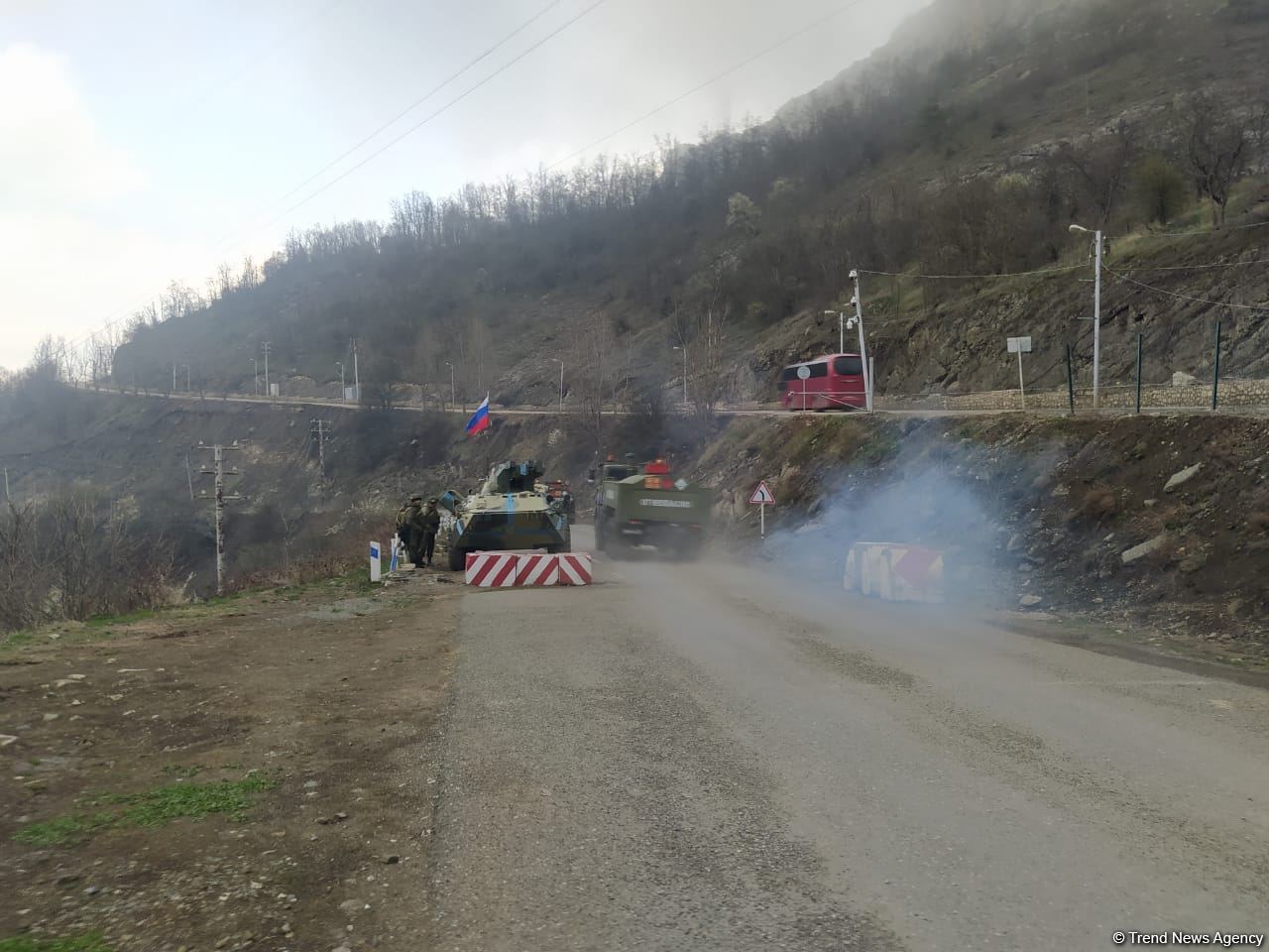 По Лачинской дороге беспрепятственно проехала автоколонна миротворцев (ФОТО)
