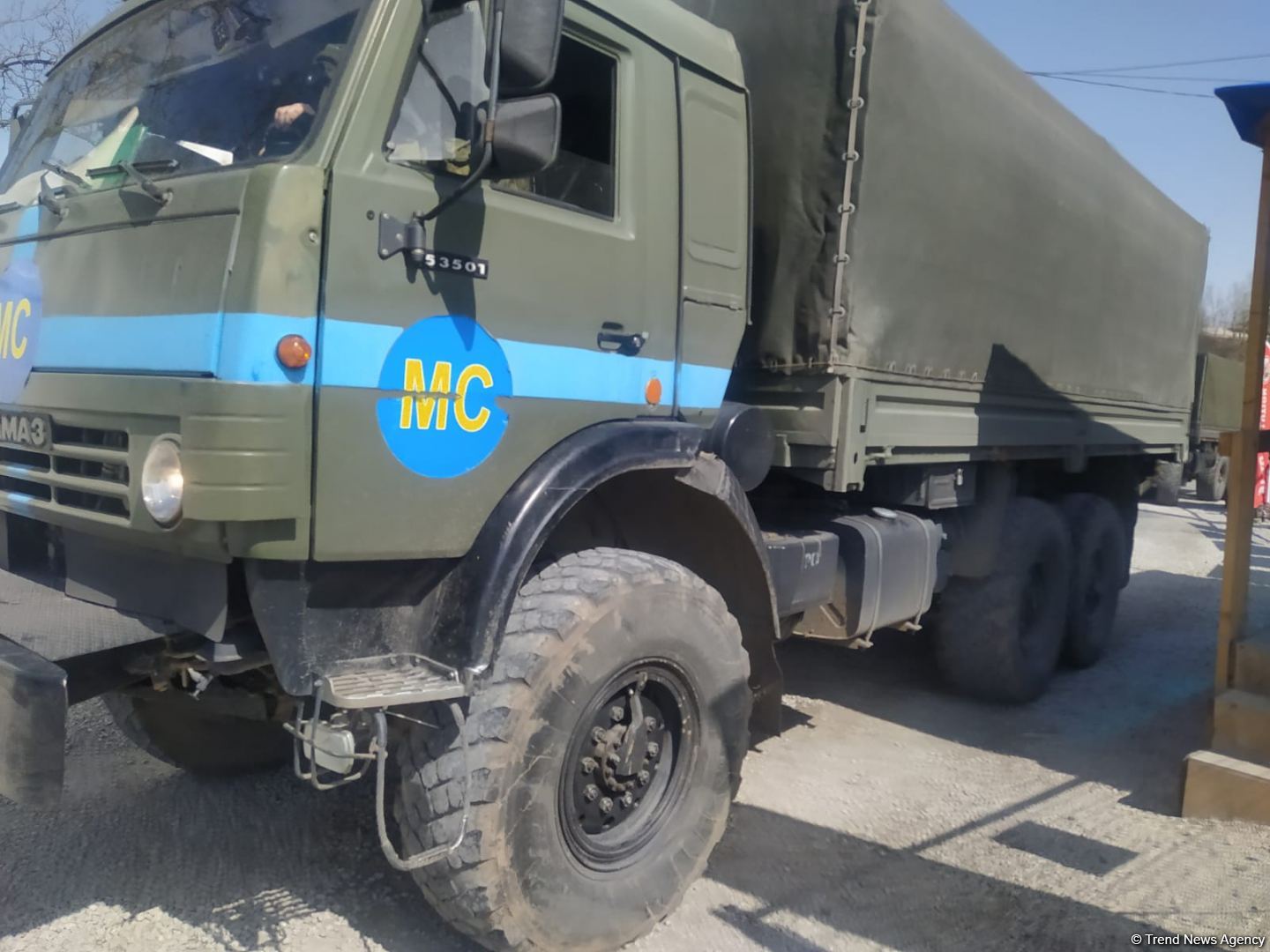 Convoy of Russian peacekeepers moves freely along Azerbaijan's Lachin-Khankendi road (PHOTO)