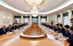 Состоялась встреча Президентов Азербайджана и Казахстана в расширенном составе (ФОТО/ВИДЕО)