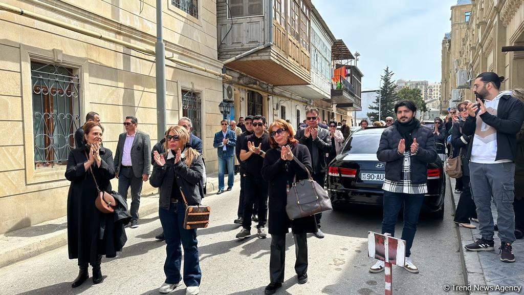 Народную артистку Азербайджана Ирану Тагизаде аплодисментами проводили в последний путь (ФОТО)