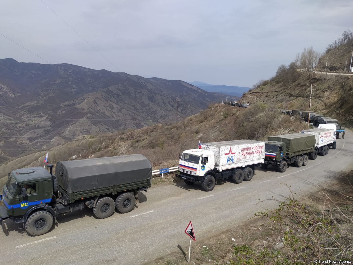 По Лачинской дороге беспрепятственно проехали 32 автомобиля РМК (ФОТО)