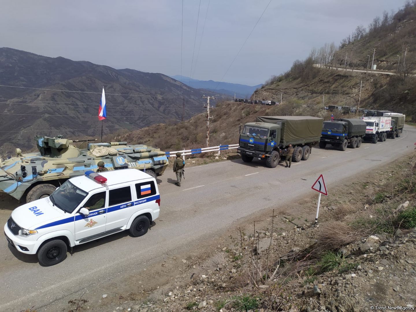 По Лачинской дороге беспрепятственно проехали 32 автомобиля РМК (ФОТО)