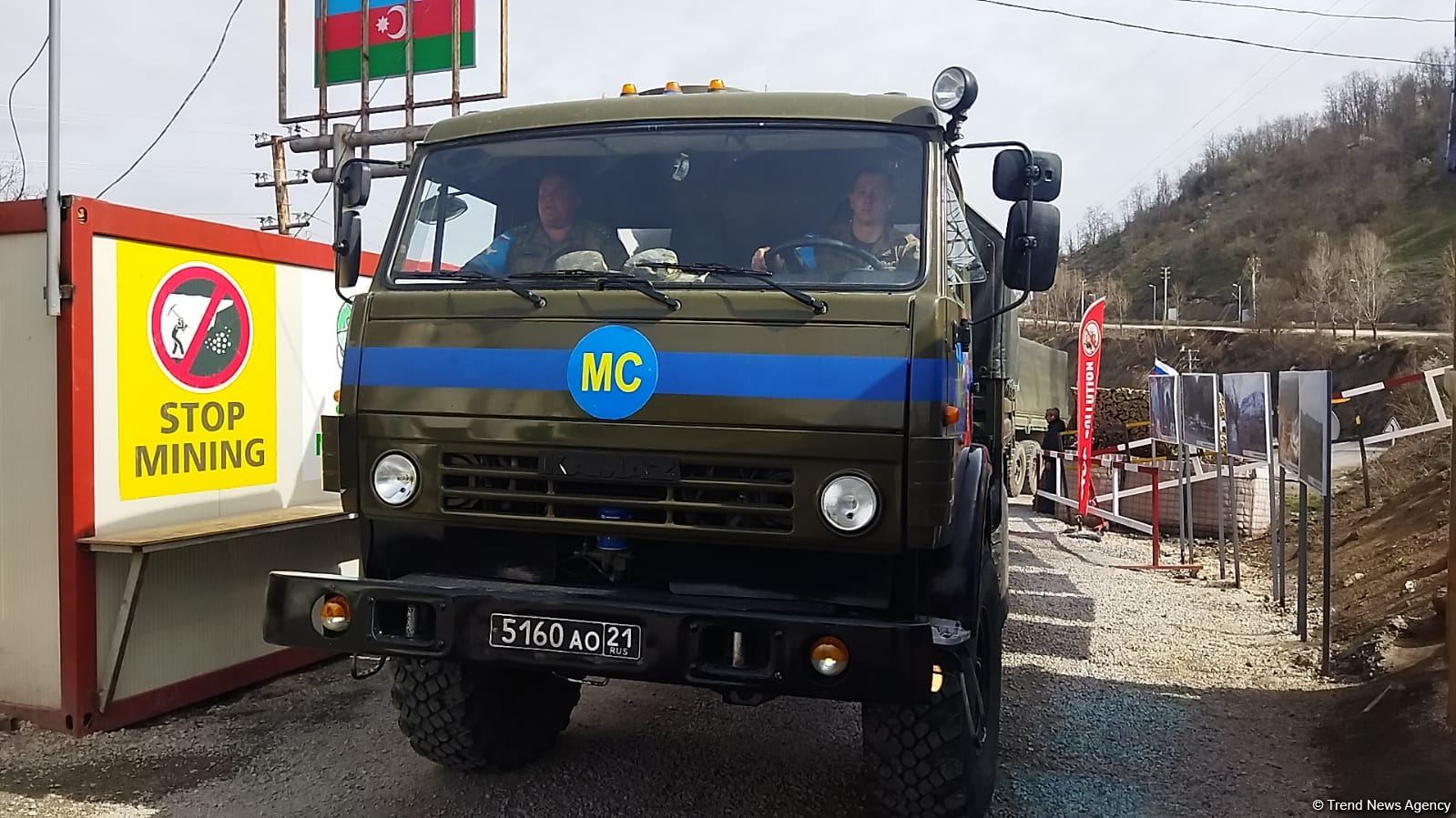 По Лачинской дороге беспрепятственно проехали четыре транспортных средства РМК (ФОТО)