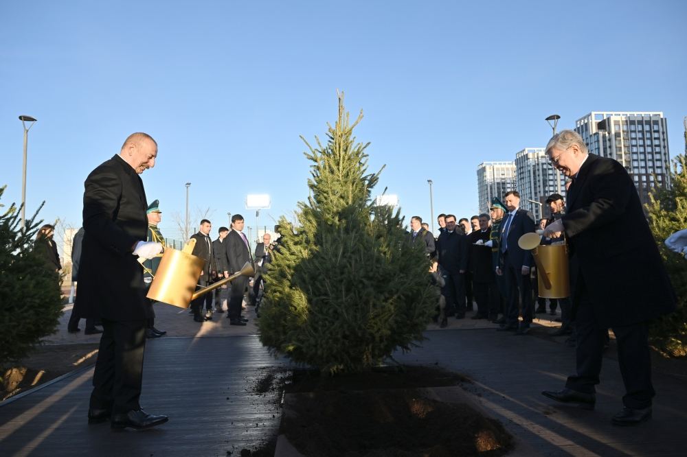 Президент Ильхам Алиев принял участие в открытии улицы Гейдара Алиева в Астане (ФОТО)