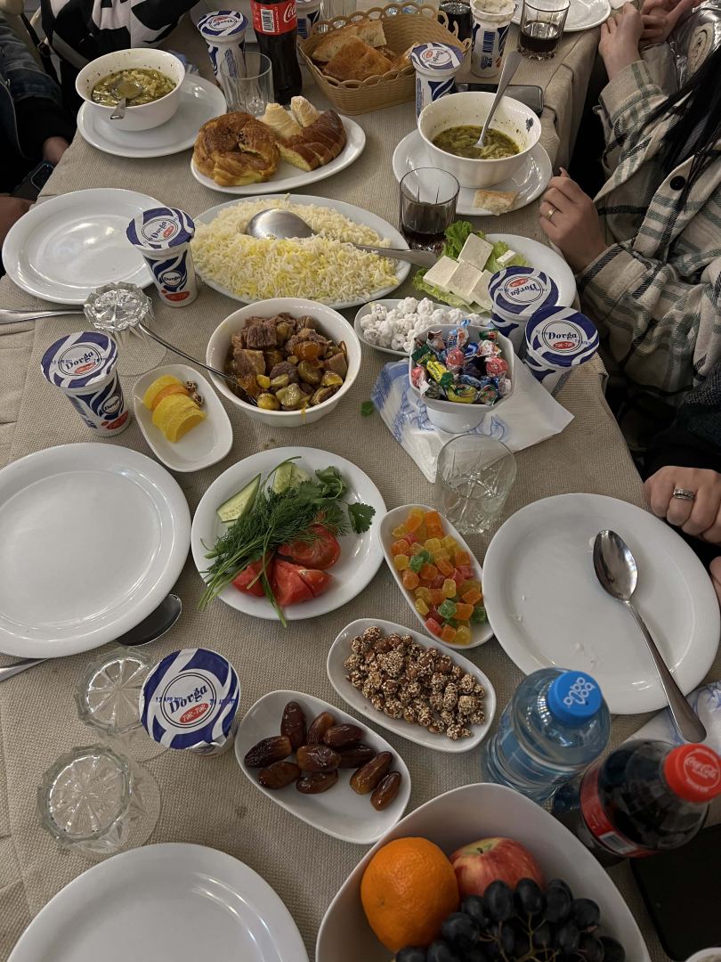 В поселке Балаханы при организации Фонда Nargis были установлены палатки для ифтара (ФОТО)
