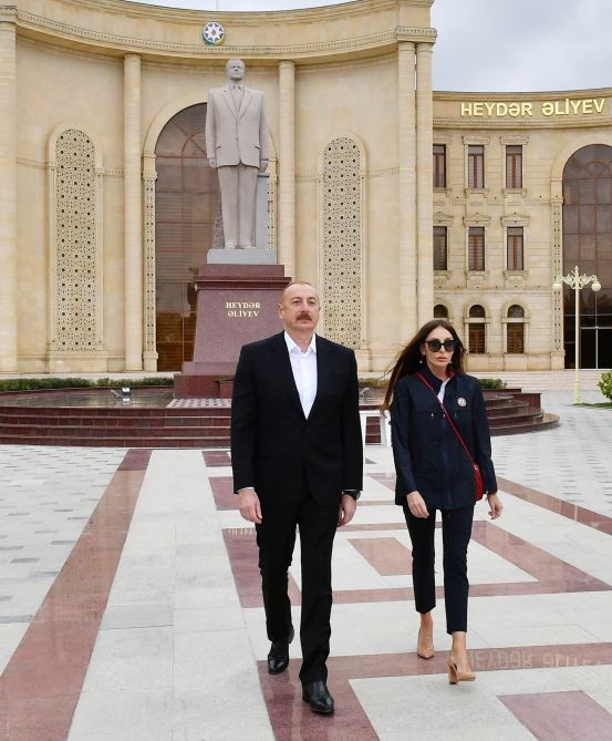 President Ilham Aliyev, First Lady Mehriban Aliyeva visit Salyan district (PHOTO/VIDEO)