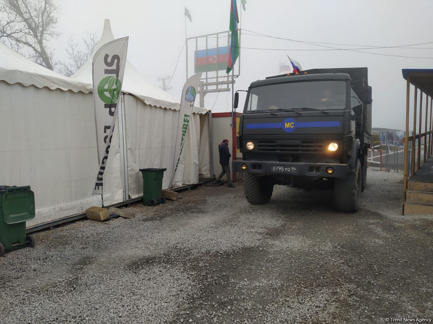 По Лачинской дороге беспрепятственно проехали 39 транспортных средств миротворцев (ФОТО)