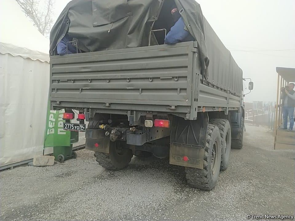 По Лачинской дороге беспрепятственно проехали 39 транспортных средств миротворцев (ФОТО)