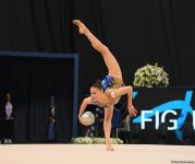 В Баку стартовал первый день соревнований Кубка мира FIG по художественной гимнастике (ФОТО)