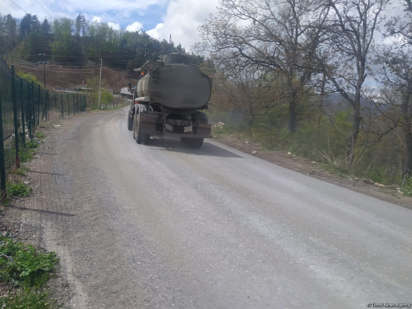 По Лачинской дороге беспрепятственно проехала автоколонна миротворцев (ФОТО)