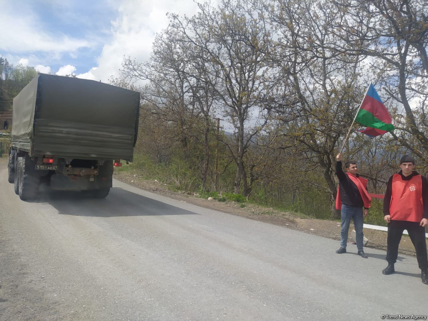 По Лачинской дороге беспрепятственно проехала автоколонна миротворцев (ФОТО)