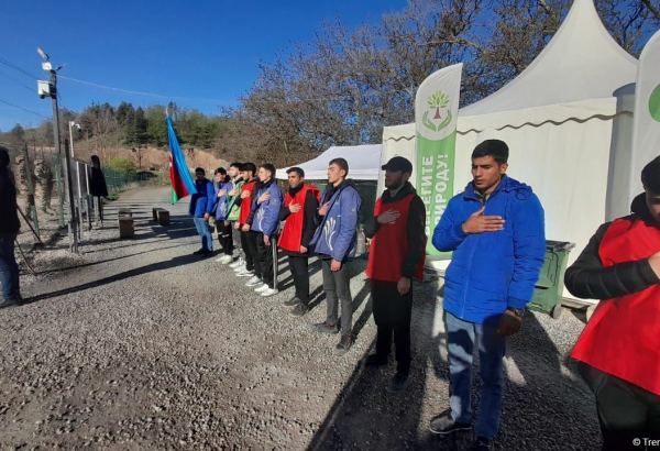 Peaceful protest of Azerbaijani eco-activists continues on Lachin-Khankendi road (PHOTO)