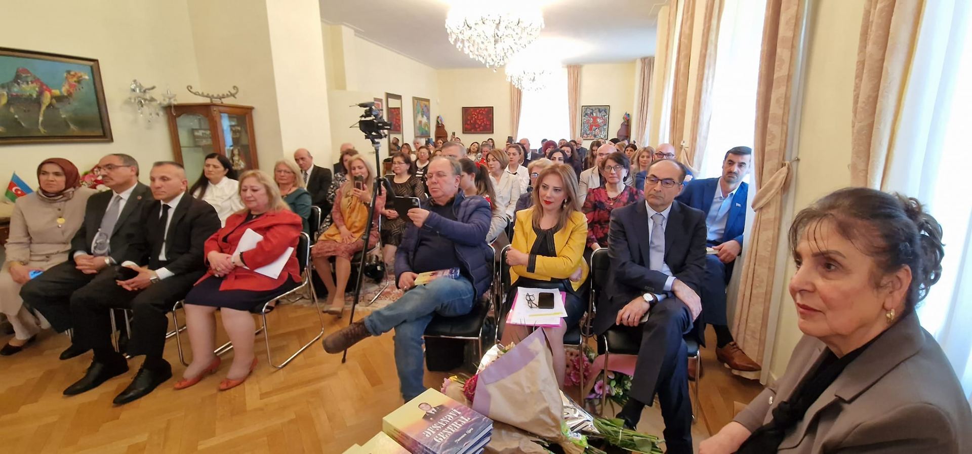 В Гааге состоялась презентация книги "Легендарный генерал", посвященная Национальному герою Азербайджана Поладу Гашимову (ФОТО)