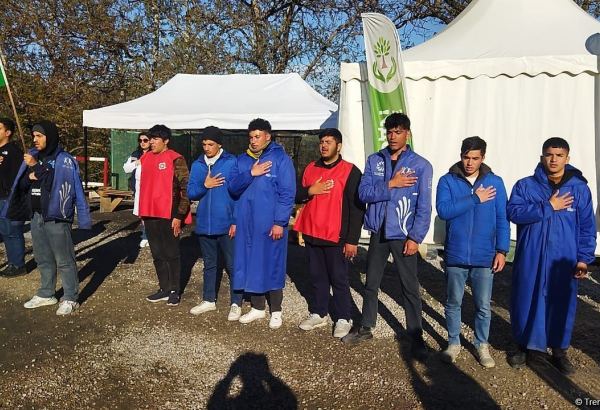 Peaceful protest of Azerbaijani eco-activists continues on Lachin-Khankendi road (PHOTO)