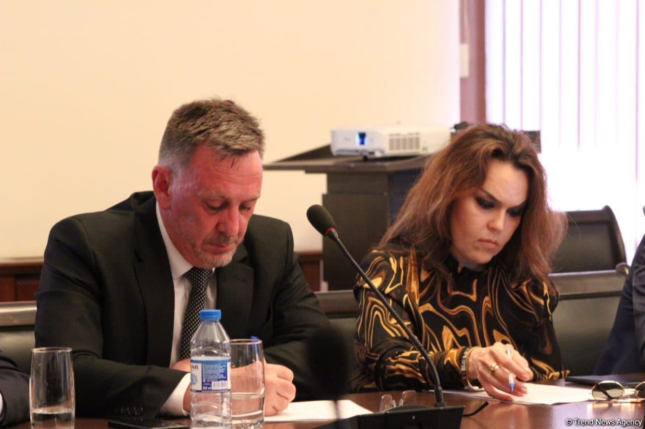 В Азербайджане прошел брифинг для представителей дипкорпуса по вопросам деятельности по разминированию (ФОТО)