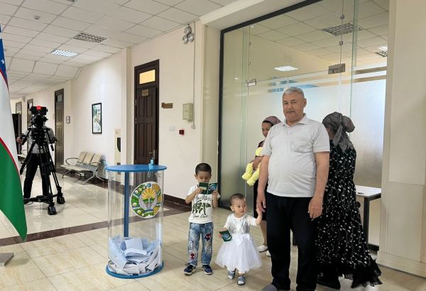 Voters cast ballots in referendum on amendments to Constitution in Uzbekistan’s Urgench (PHOTO)