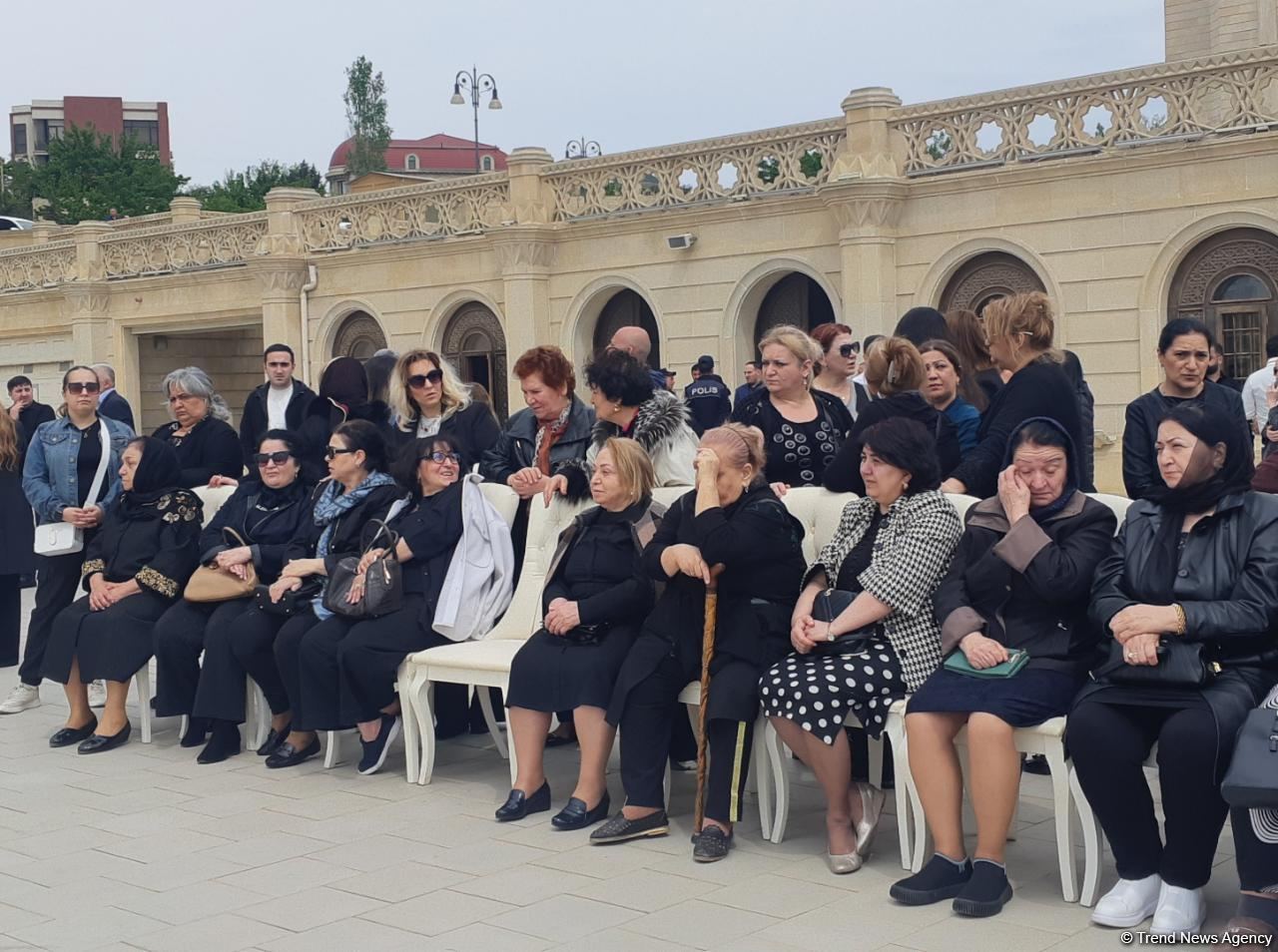 В Баку проходит церемония прощания с народным артистом Афтандилом Исрафиловым (ФОТО)