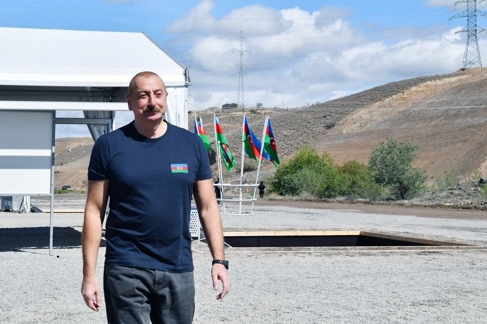 Президент Ильхам Алиев совершил поездку в Лачинский и Губадлинский районы (ФОТО)