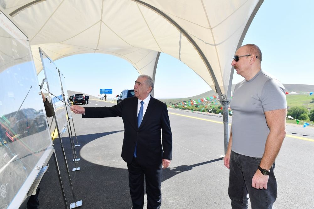 Президент Ильхам Алиев принял участие в открытии автомобильной дороги Физули-Гадрут (ФОТО/ВИДЕО)