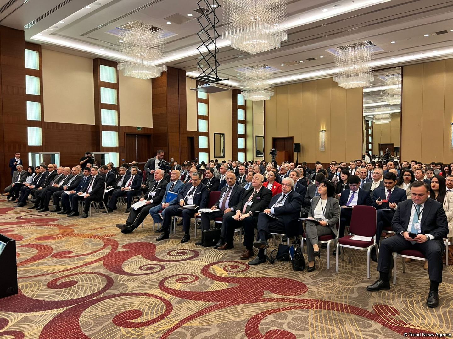 В Баку прошла международная конференция на тему "Приоритеты внешней политики общенационального лидера Гейдара Алиева" (ФОТО)