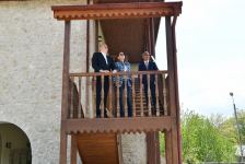 Президент Ильхам Алиев и Первая леди Мехрибан Алиева приняли участие в открытии усадебного комплекса Мехмандаровых в Шуше после реставрационных работ (ФОТО/ВИДЕО)