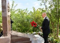 Президент Ильхам Алиев посетил могилу Мир Мохсуна Навваба Карабаги на Джыдыр-дюзю (ФОТО/ВИДЕО)