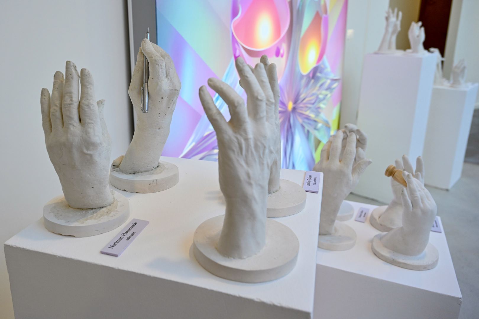 В Арт-центре Nine Senses открылась выставка "100", посвященная великому лидеру Гейдару Алиеву (ФОТО)