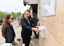 Президент Ильхам Алиев и Первая леди Мехрибан Алиева приняли участие в мероприятии, связанном с началом реконструкции и ремонта Центра государственных услуг в городе Шуша (ФОТО/ВИДЕО)