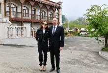 Президент Ильхам Алиев и Первая леди Мехрибан Алиева приняли участие в открытии в Шуше Творческого центра после восстановительных работ, проведенных Фондом Гейдара Алиева (ФОТО/ВИДЕО)