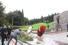 Общественность Азербайджана чтит память великого лидера Гейдара Алиева (ФОТО)