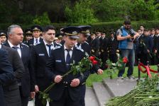 Общественность Азербайджана чтит память великого лидера Гейдара Алиева (ФОТО)