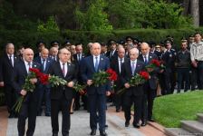Общественность Азербайджана чтит память великого лидера Гейдара Алиева (ФОТО)