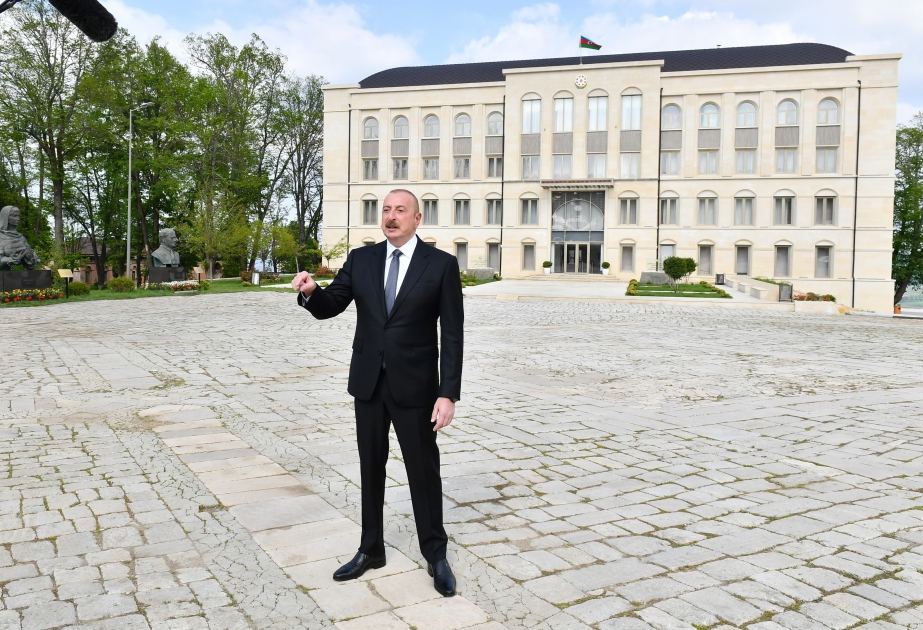 Президент Ильхам Алиев: Заслуги великого лидера перед азербайджанским народом неоценимы