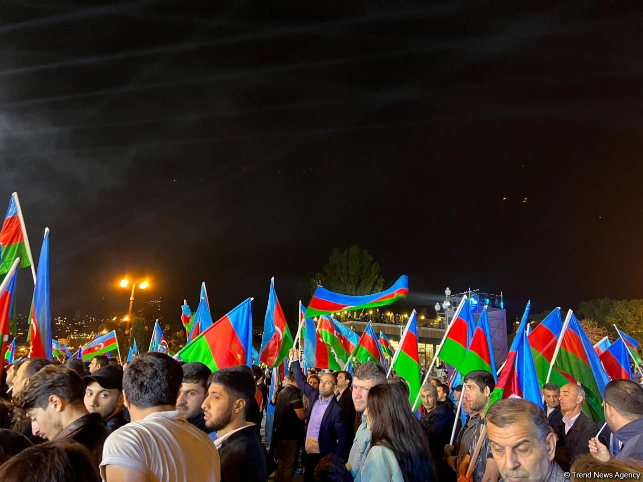 В приморском бульваре в Баку организована концертная программа по случаю 100-летия Гейдара Алиева (ФОТО/ВИДЕО)