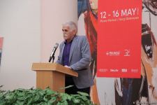 Богатство, карьера, власть?  Все мы бежим по этой жизни ... - необычная экспозиция в Баку (ФОТО)
