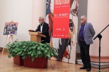 Богатство, карьера, власть?  Все мы бежим по этой жизни ... - необычная экспозиция в Баку (ФОТО)