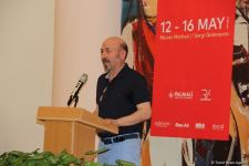 Богатство, карьера, власть?  Все мы бежим по этой жизни ... - необычная экспозиция в Баку (ФОТО)
