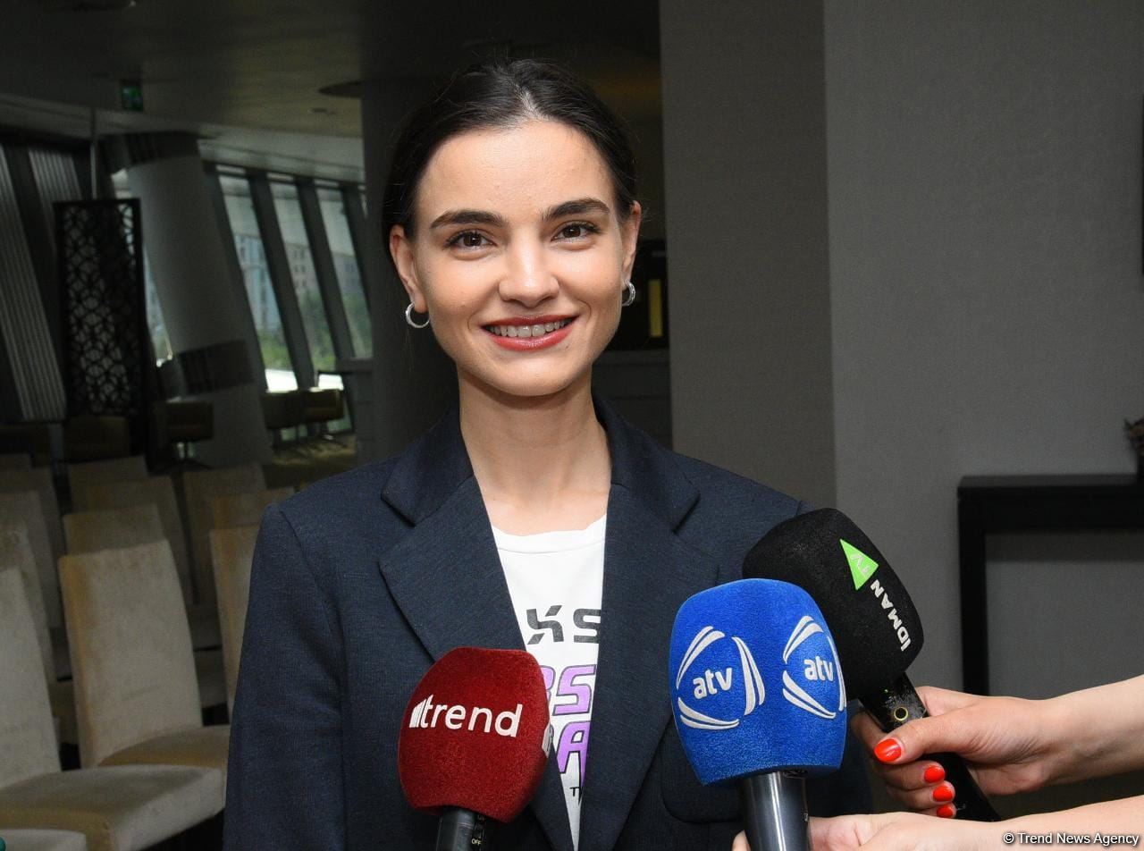 Azerbaijani team's coach meets with participants of Rhythmic Gymnastics European Championship in Baku (PHOTO)