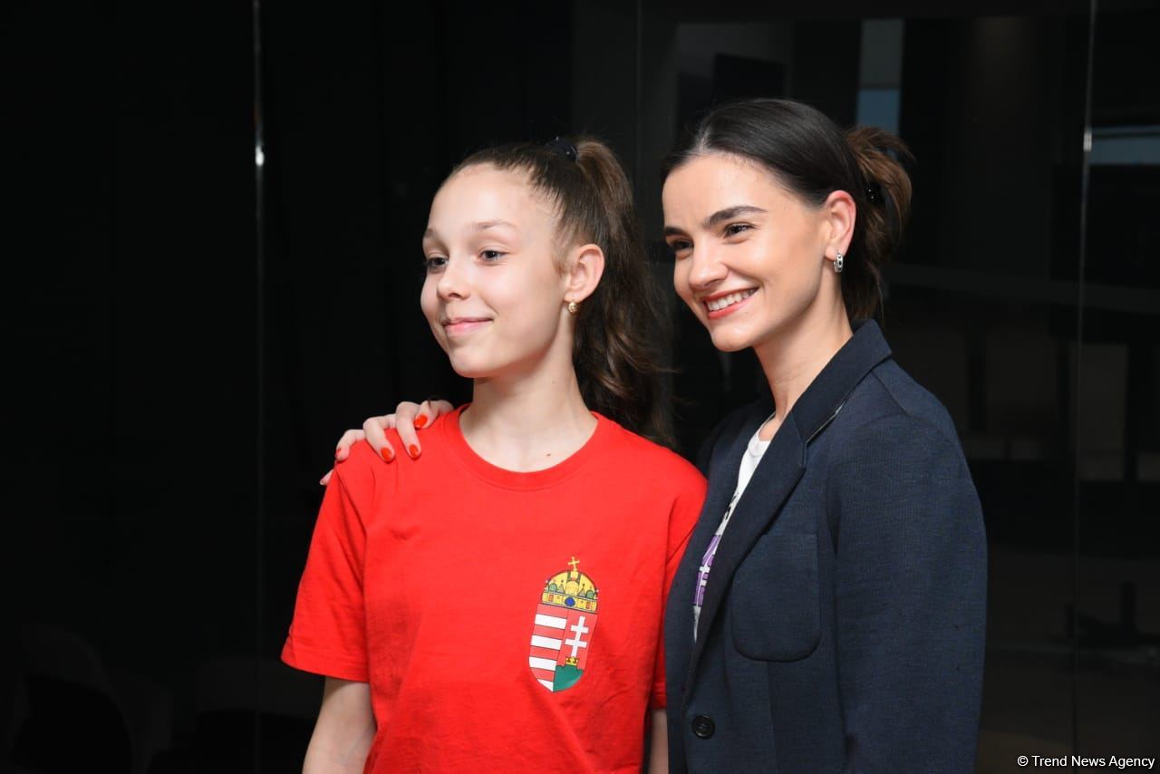 Azerbaijani team's coach meets with participants of Rhythmic Gymnastics European Championship in Baku (PHOTO)