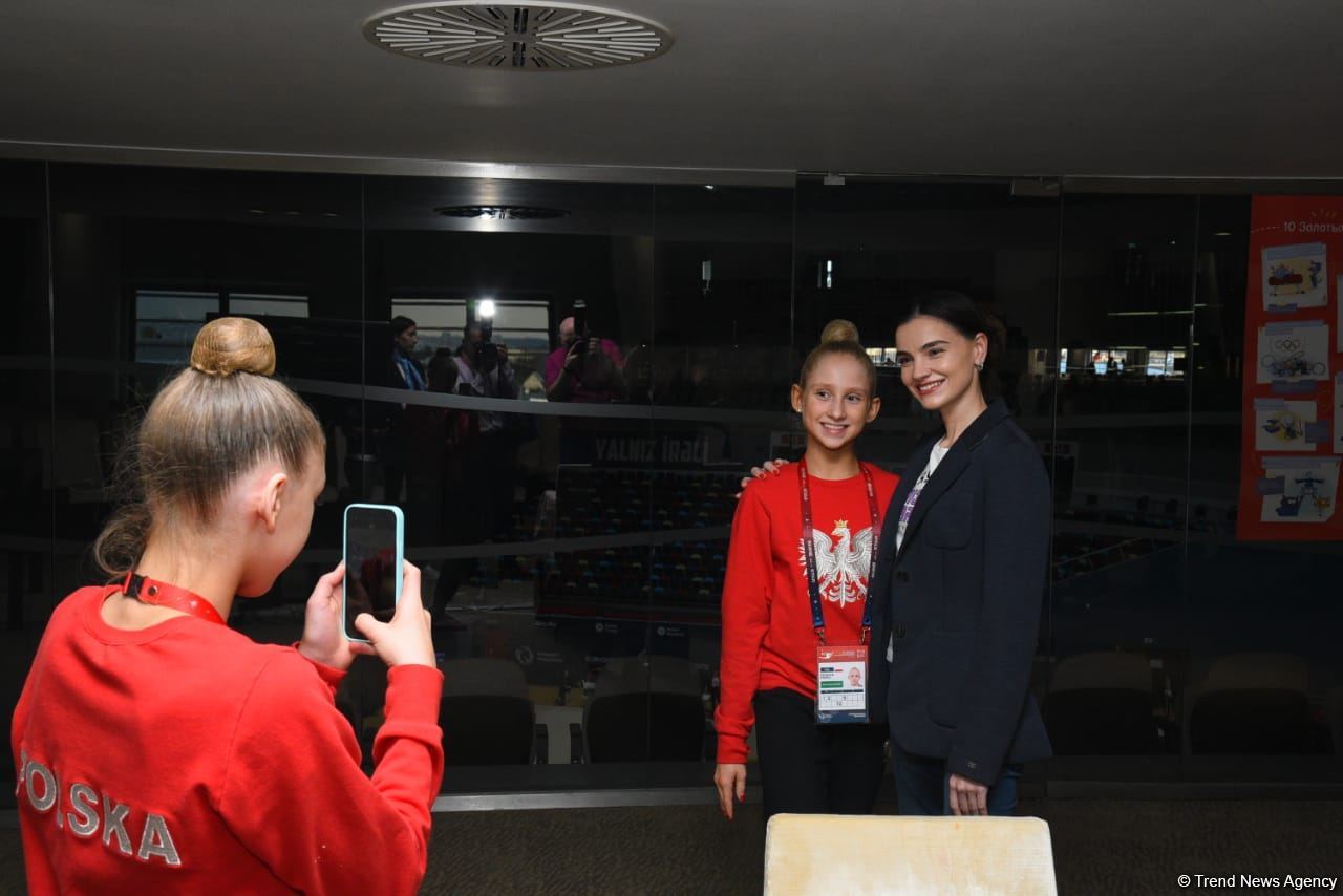 Azerbaijani team's coach meets with participants of Rhythmic Gymnastics European Championship in Baku (PHOTO)
