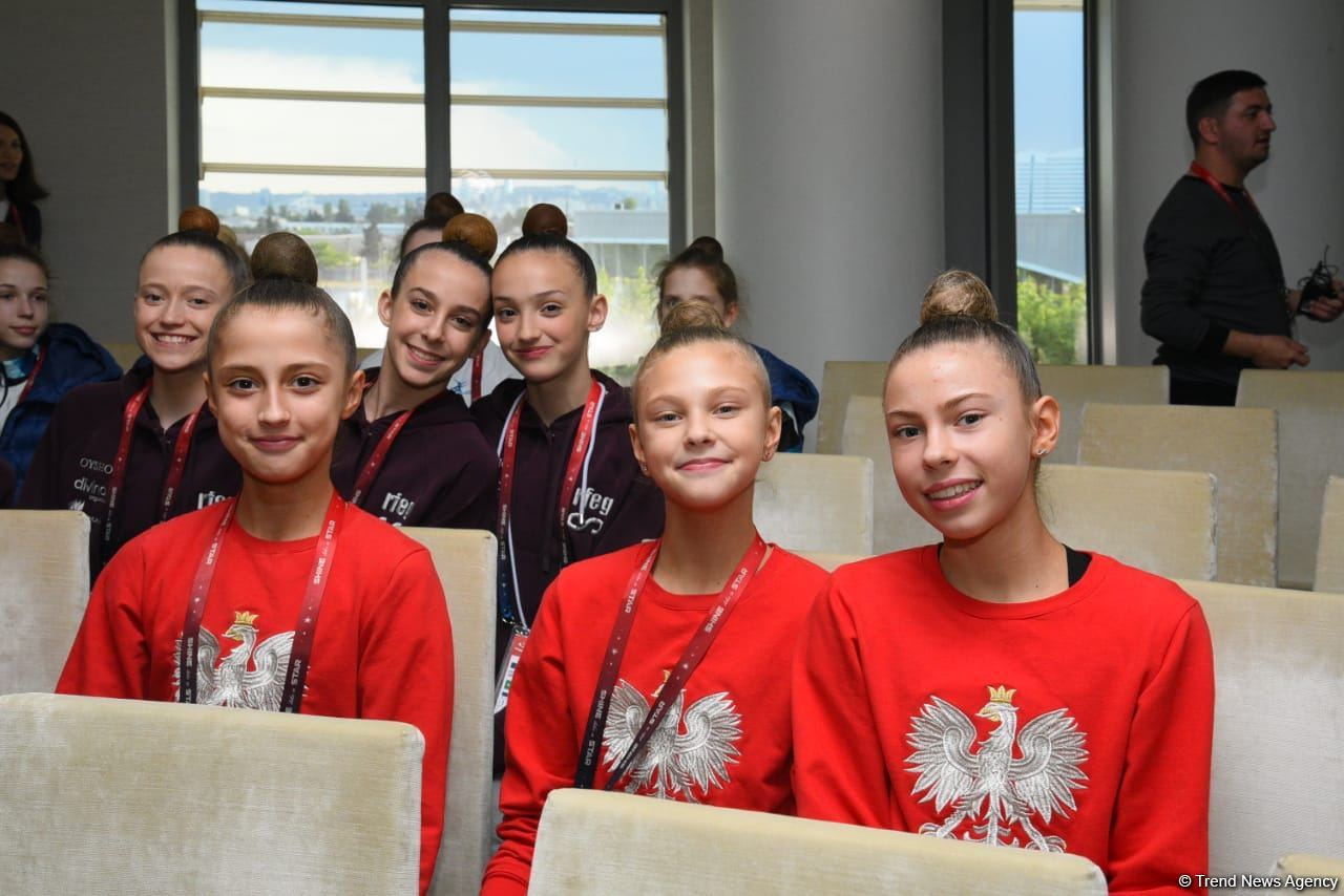 Azerbaijani team's coach meets with participants of Rhythmic Gymnastics European Championship in Baku (PHOTO)