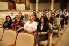 Новый худрук Аздрамы Мехрибан Алекперзаде представлена коллективу театра (ФОТО/ВИДЕО)