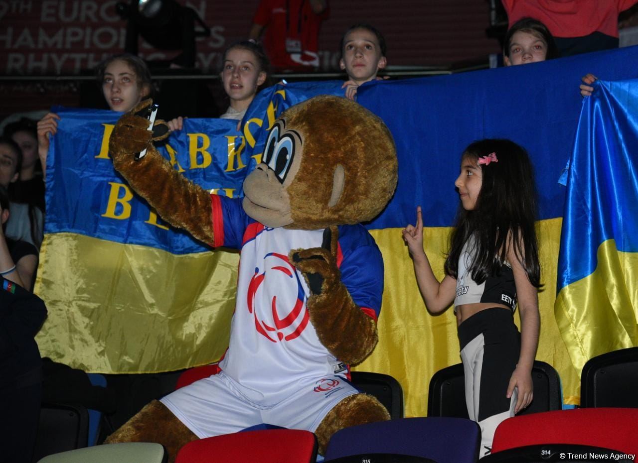 Море позитива, веселья и хорошего настроения: маскот Луиджи на чемпионате Европы в Баку (ФОТО)