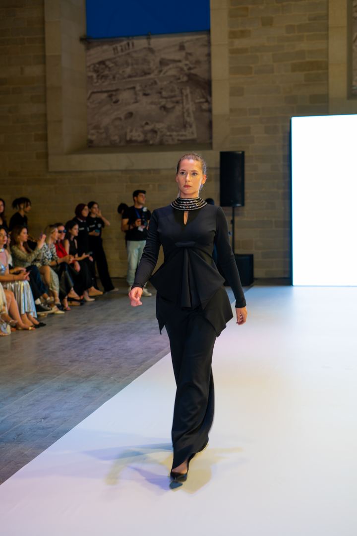 Azerbaijan Fashion Week -2023: от ковровых элементов до стиля бохо и шикарных вечерних нарядов (ФОТО)
