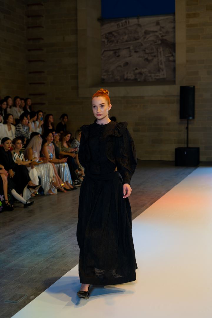 Azerbaijan Fashion Week -2023: от ковровых элементов до стиля бохо и шикарных вечерних нарядов (ФОТО)