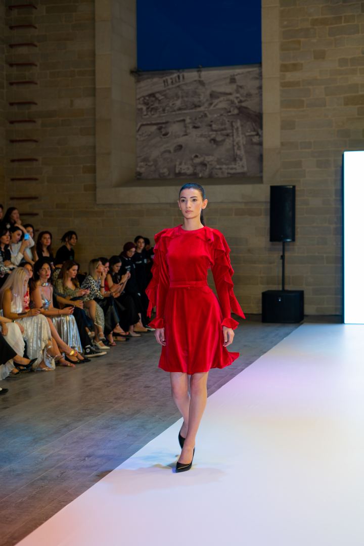 Azerbaijan Fashion Week -2023: от ковровых элементов до стиля бохо и шикарных вечерних нарядов (ФОТО)