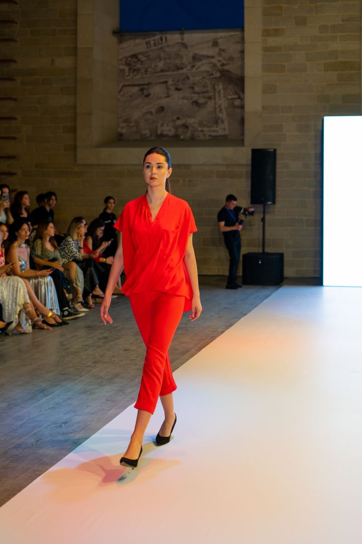 Azerbaijan Fashion Week -2023: от ковровых элементов до стиля бохо и шикарных вечерних нарядов (ФОТО)